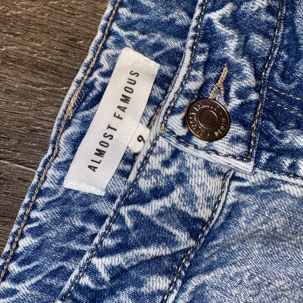 Almost Famous Boyfriend Jeans